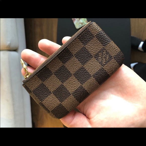 Louis Vuitton key pouch - Picture 5 of 7